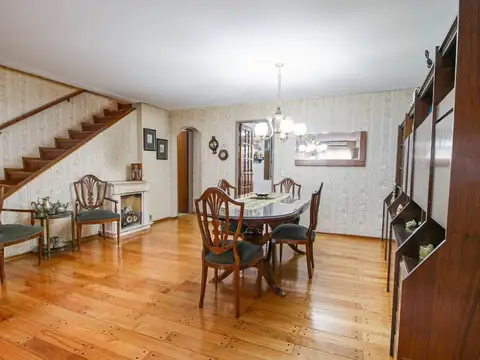 Depto Tipo Casa 4 ambientes con 2 baños