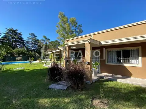 Casa en Alquiler Temporal. 3 dormitorios y pileta. Parque Jularo. Exaltacion de la Cruz.