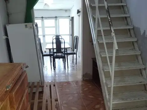 Casa 6 ambientes con 2 baños