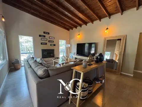 Casa 4 ambientes con 3 baños