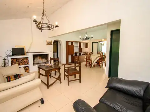 Casa 6 ambientes con 3 baños