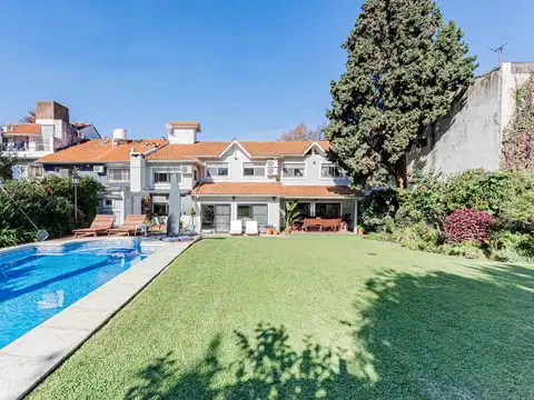 VENTA CASA CON JARDIN PILETA PARRILLA Y 5 DORMITORIOS