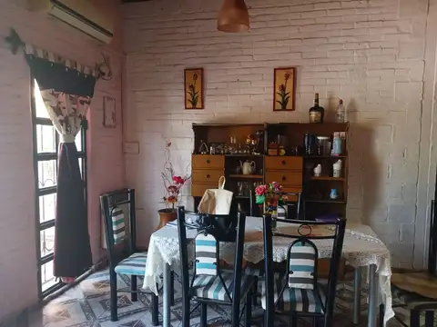 Casa 5 ambientes con 2 baños