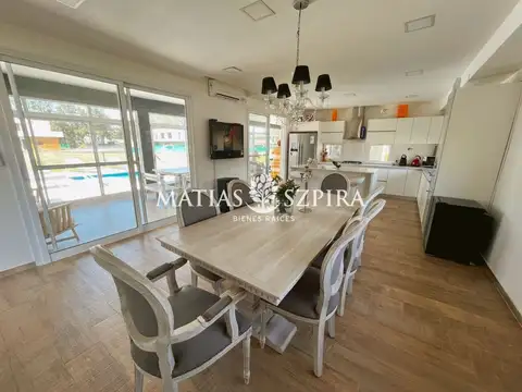 Casa 4 ambientes con 4 baños