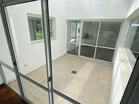 Casa en Alquiler de 3 dormitorios