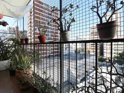 VENTA DEPTO DUPLEX 4 AMB C/ DEPENDENCIA Y COCHERA