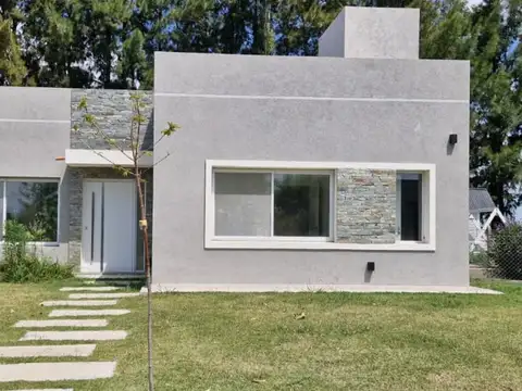 Se vende casa en barrio Santa Inés - Canning - Esteban Echeverría