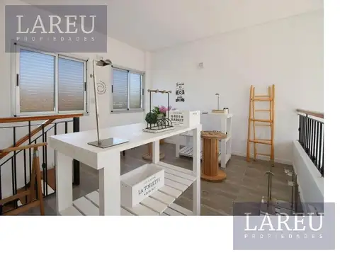 Casa en Venta con 4 cocheras