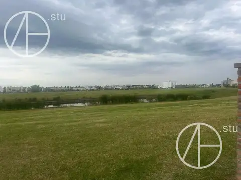 Lote en venta  a la laguna en  El Naudir, Escobar