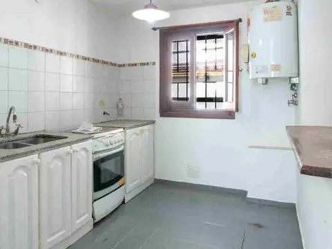 Depto Tipo Casa 2 ambientes con 1 baño