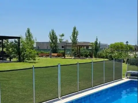 Casa en Alquiler de 3 dormitorios