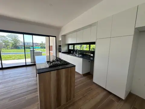 Casa en Alquiler al Noroeste