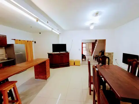 VENTA CASA 6 AMB/QUINCHO TERRAZA LANÚS OESTE  PERMUTA