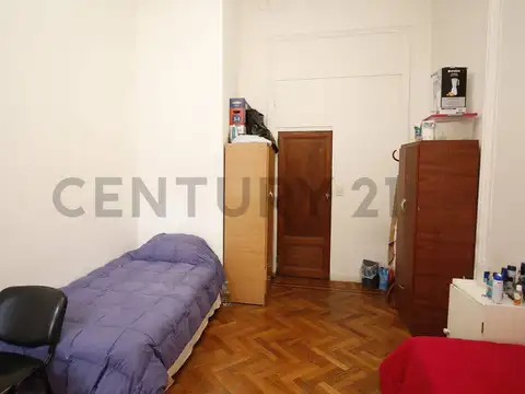 Av Rivadavia 7000, Piso 0