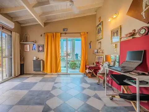 Depto Tipo Casa en Venta de 5 ambientes