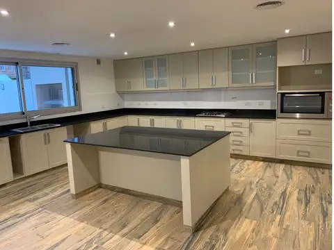 Casa en Venta en Acassuso, USD 1.200.000