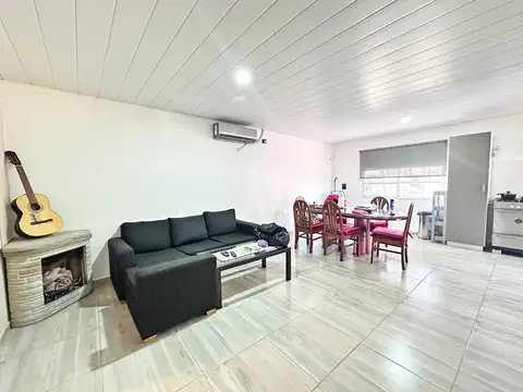 CASA 3 AMBIENTES REFACCIONADA A NUEVO BALLESTER