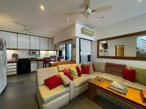 VENTA CASA 4 AMB C/ COCHERA Y QUINCHO HAEDO CHICO