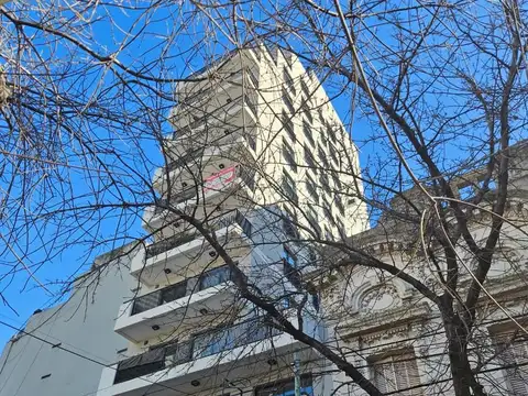 A ESTRENAR -  Local comercial en High Humberto 1°