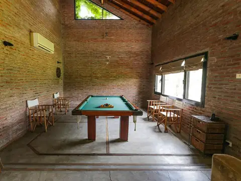 Casa 5 ambientes con 4 baños