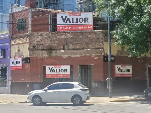 Casa sobre lote propio en esquina