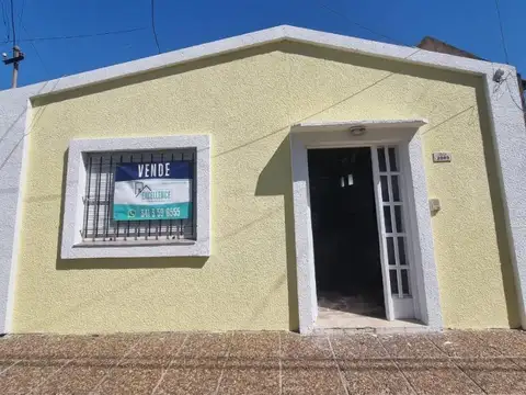 CASA DOS DORMITORIOS C/ PATIO