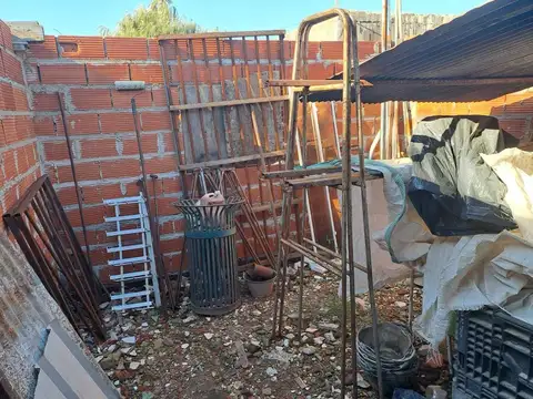 Casa 3 ambientes con 1 baño