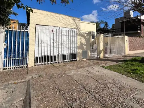 VENTA DE CASA EN BARRIO IRIONDO, SANTO TOME!