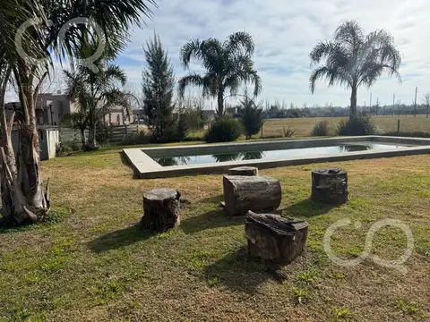 Casa en Venta con 2 cocheras