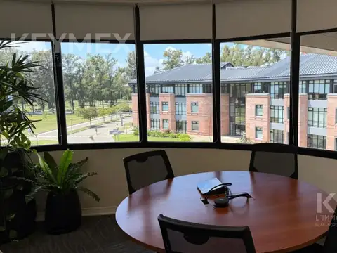 Oficina en Alquiler en Pilar, USD 7.140