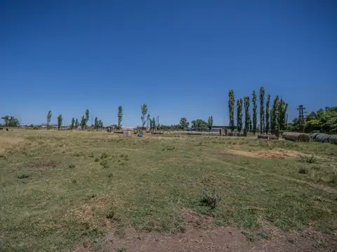 Acceso oeste y del pilar , Piso 0