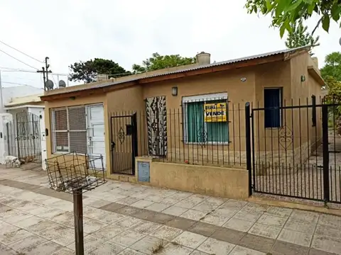 RETASADO - EN BLOCK LOCAL CON VIVIENDA + 3 DEPTOS - CENTRO