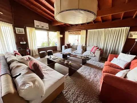 VENTA CASA 5 AMBIENTES - DELTA TIGRE - con muelle