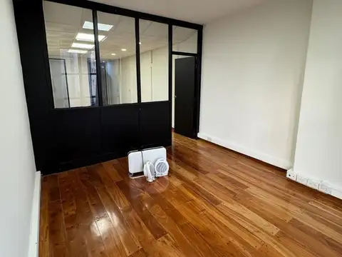 ALQUILER/VENTA Oficina al Frente -Avellaneda Centro