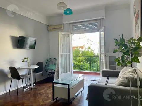 Departamento 2 amb en alquiler temporario, segundo piso por escalera . Muy luminoso!