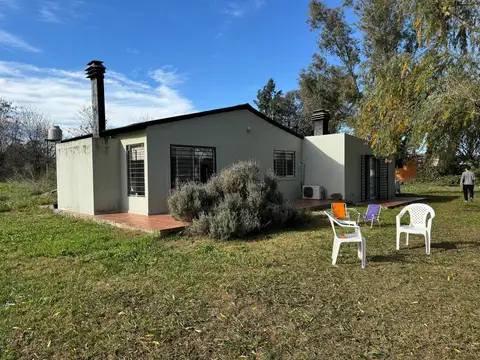 Casa en venta - 2 Dormitorios 1 Baño - Cochera - 560Mts2 - Cañuelas