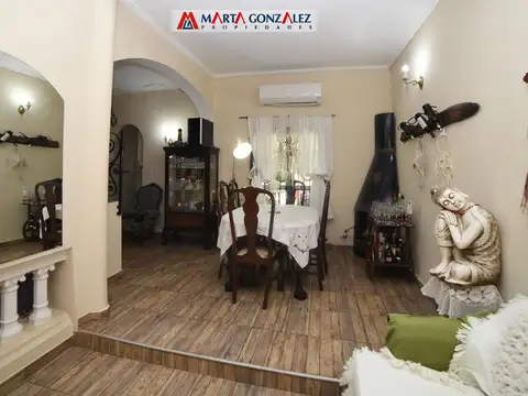 Casa 5 ambientes con 3 baños