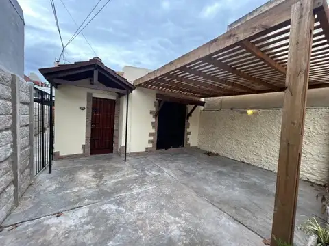 Lisandro de la Torre 400 , Piso 0