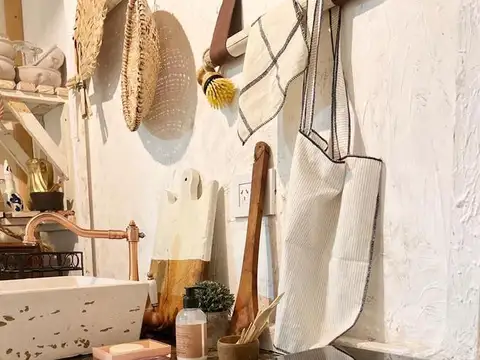 Montevideo e/ Rivadavia y Bartolomé Mitre