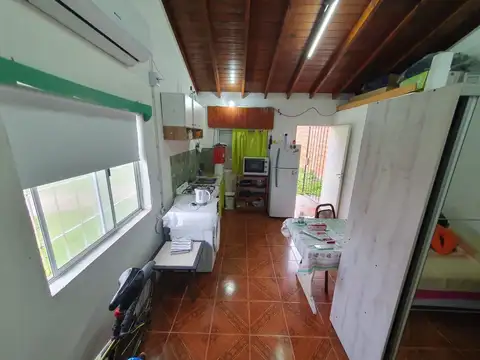 Casa 6 ambientes con 2 baños