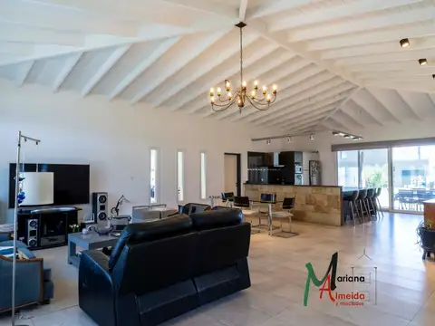 CASA EN VENTA - MONET