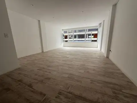 OFICINA HERMOSA COMPLEJO DELTA CENTER