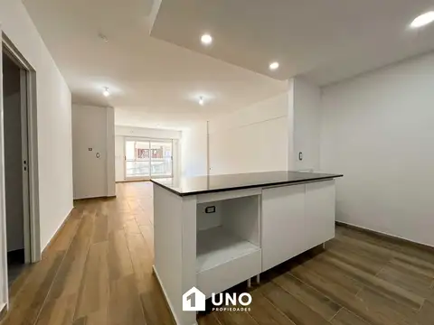 Córdoba y Suipacha - Amplio Dpto de 2 Dormitorios Externo. Posibilidad cochera.