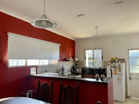 Casa 5 ambientes con 1 baño