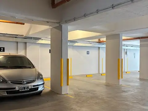 Cochera cubierta en venta en Palermo