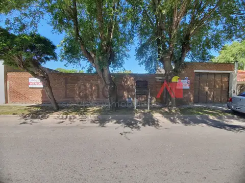 Dos casas + Galpón sobre lote de 800m2 - Excelente ubicación