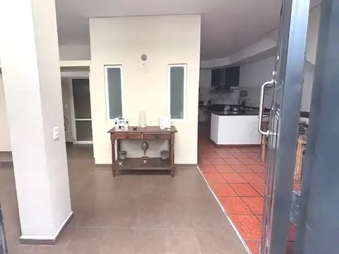Sólido PH Al Frente, en 2 Plantas, Terraza, Quincho y Parrilla - 3 o 4 Dorm. -