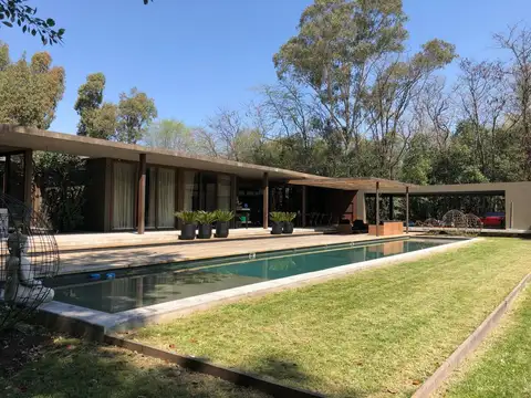 Casa en  barrio cerrado a la venta