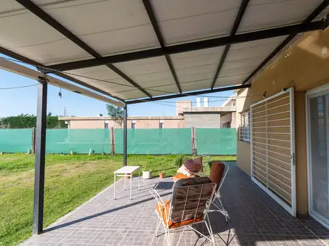 Casa 3 ambientes con 2 baños