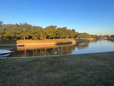 LOTE AL RIO-EXCTE UBICACION- EL YATCH -Financiac